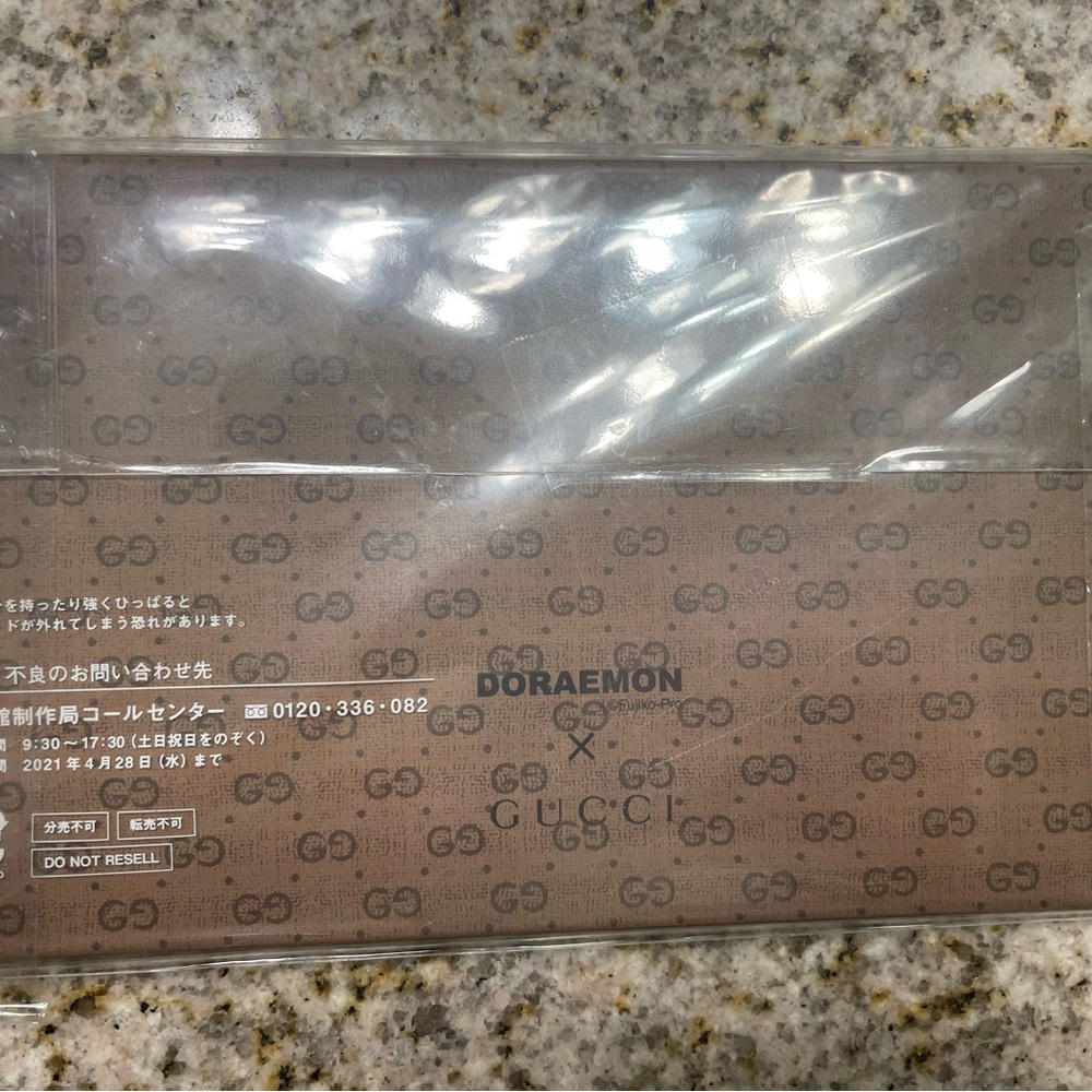 Gucci black leather bifold wallet and brand new Doraemon x Gucci memopad - Picture 5 of 5